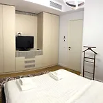 Modern W. A/c Apartment *
