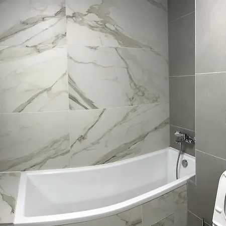 Modern W. A/c Apartman *