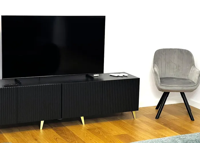 Modern W. A/c * Bucareste