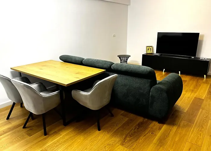Modern W. A/c * Bucareste